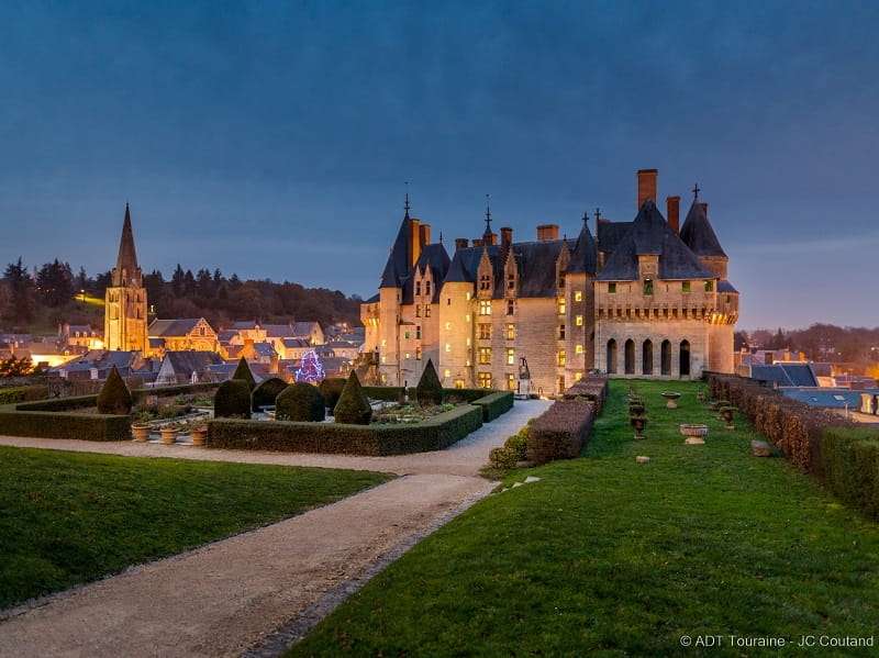 a0acdc84b9a64108555c3b6bc39f47af-chateau-langeais-noel-credit-adt-touraine-jc-coutand-2032-65-800x599.jpg