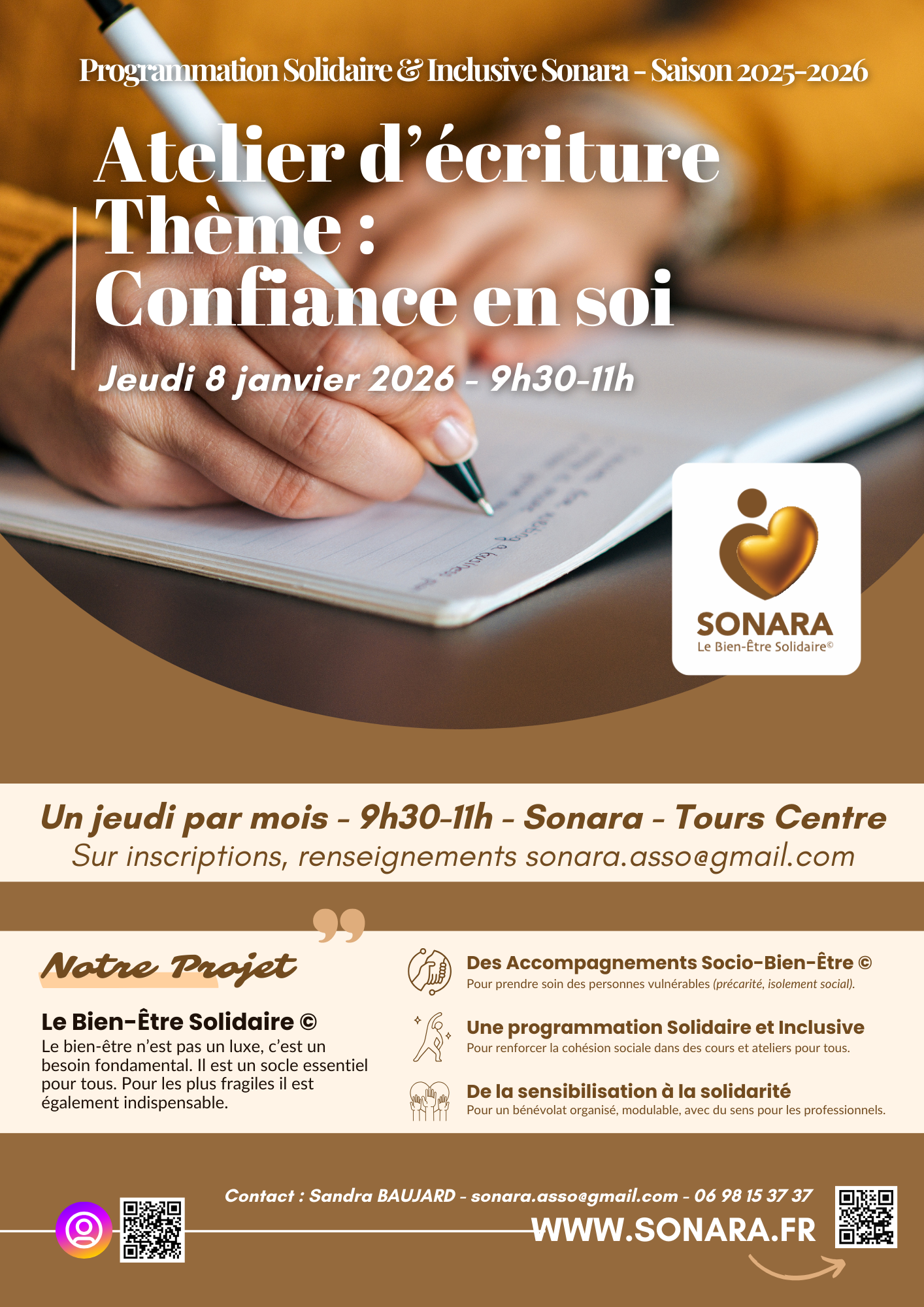 quelqu'un en train d'écrire un texte