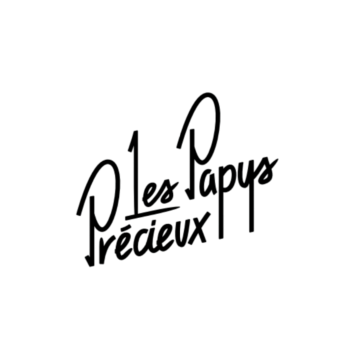 écriture manuscrite noir et blanc sur deux lignes, "les papys précieux"